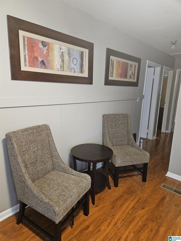 128 Thomas Cir - Photo 4 of 9