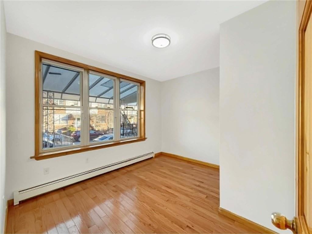 2532 E 26th St #1 - Photo 3 of 11