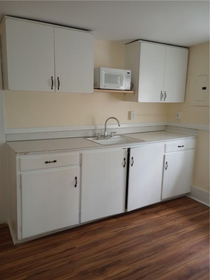 120 W 6th St #201 - Photo 3 of 16