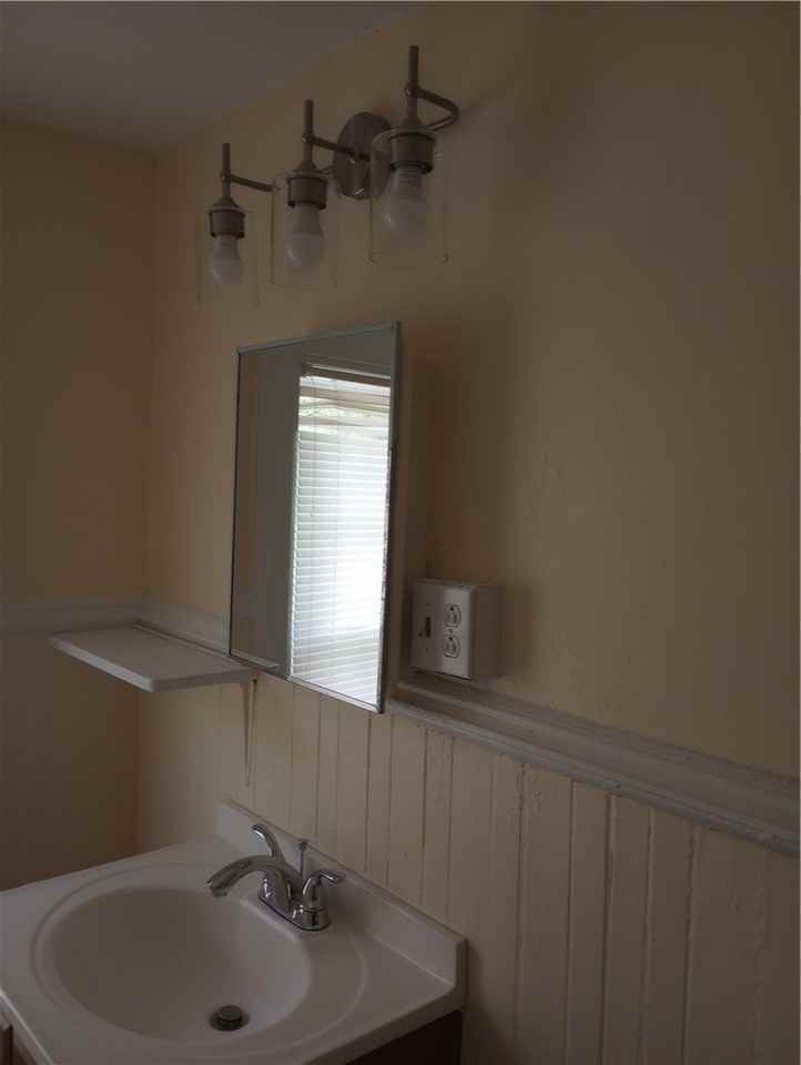 120 W 6th St #201 - Photo 7 of 16