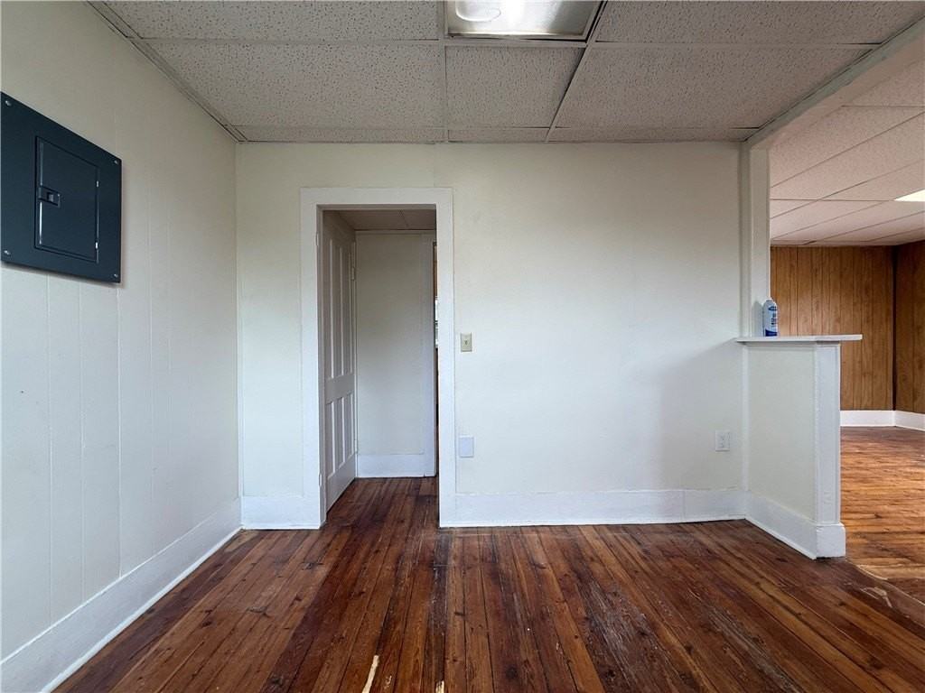 402 E 2nd St - Photo 4 of 8