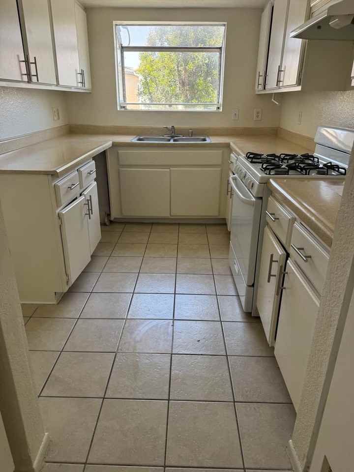 1440 Plaza Del Almo, Torrance - Photo 2 of 16