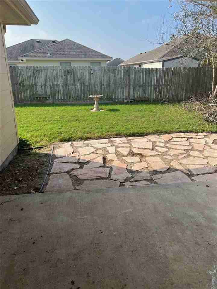 6133 Maximus Dr - Photo 2 of 9