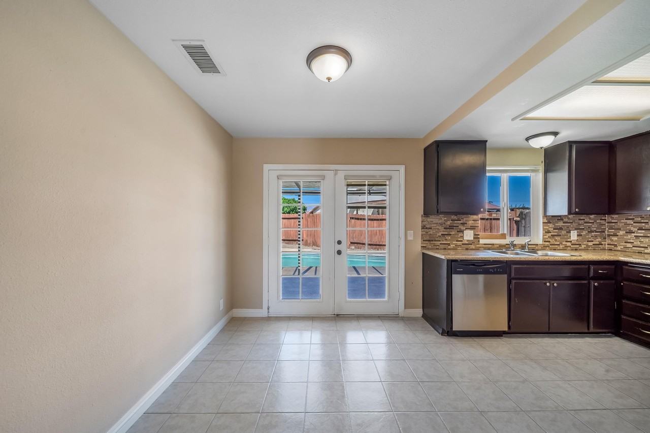 81402 Palmwood Dr - Photo 4 of 29