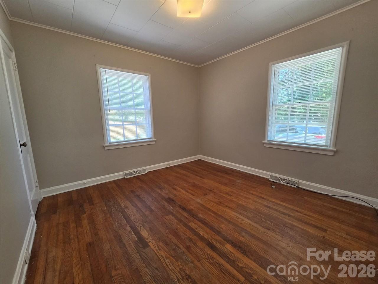 322 W Mccubbins St - Photo 7 of 11