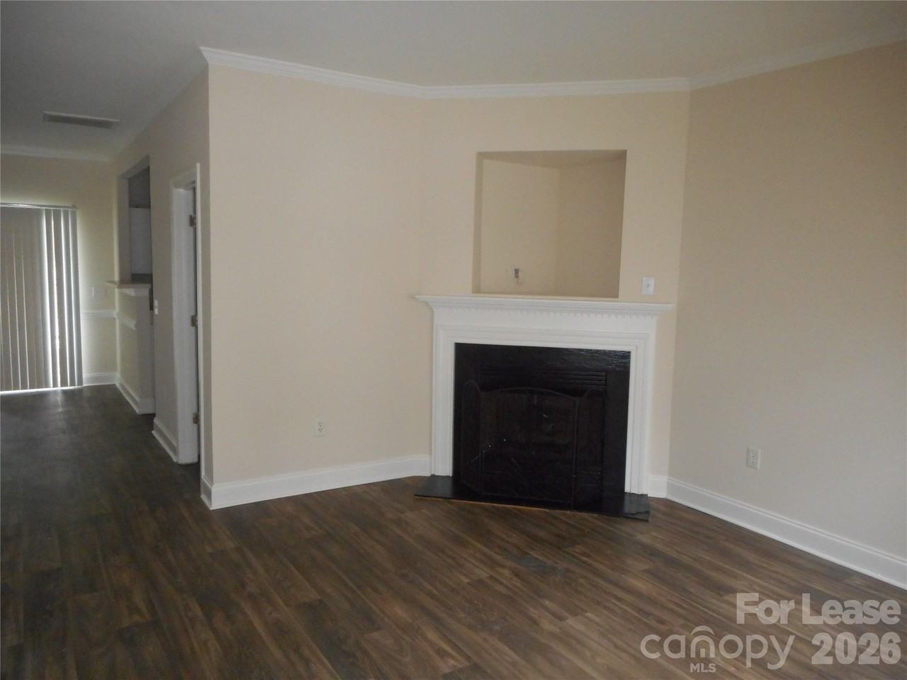 2421 Ryerson Ct - Photo 3 of 20