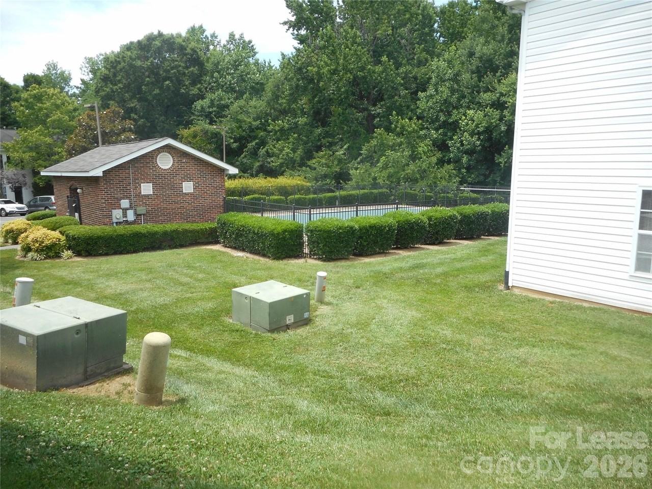 2421 Ryerson Ct - Photo 7 of 20