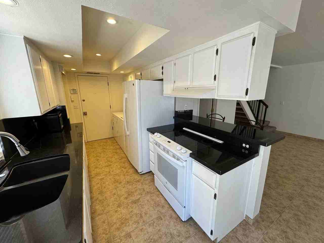 10420 N 10th St #3 - Photo 3 of 25