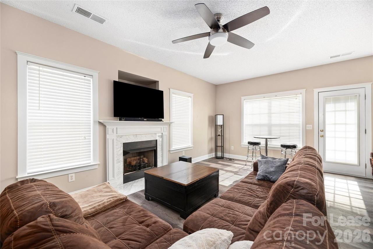 13604 Glenwyck Ln - Photo 3 of 35