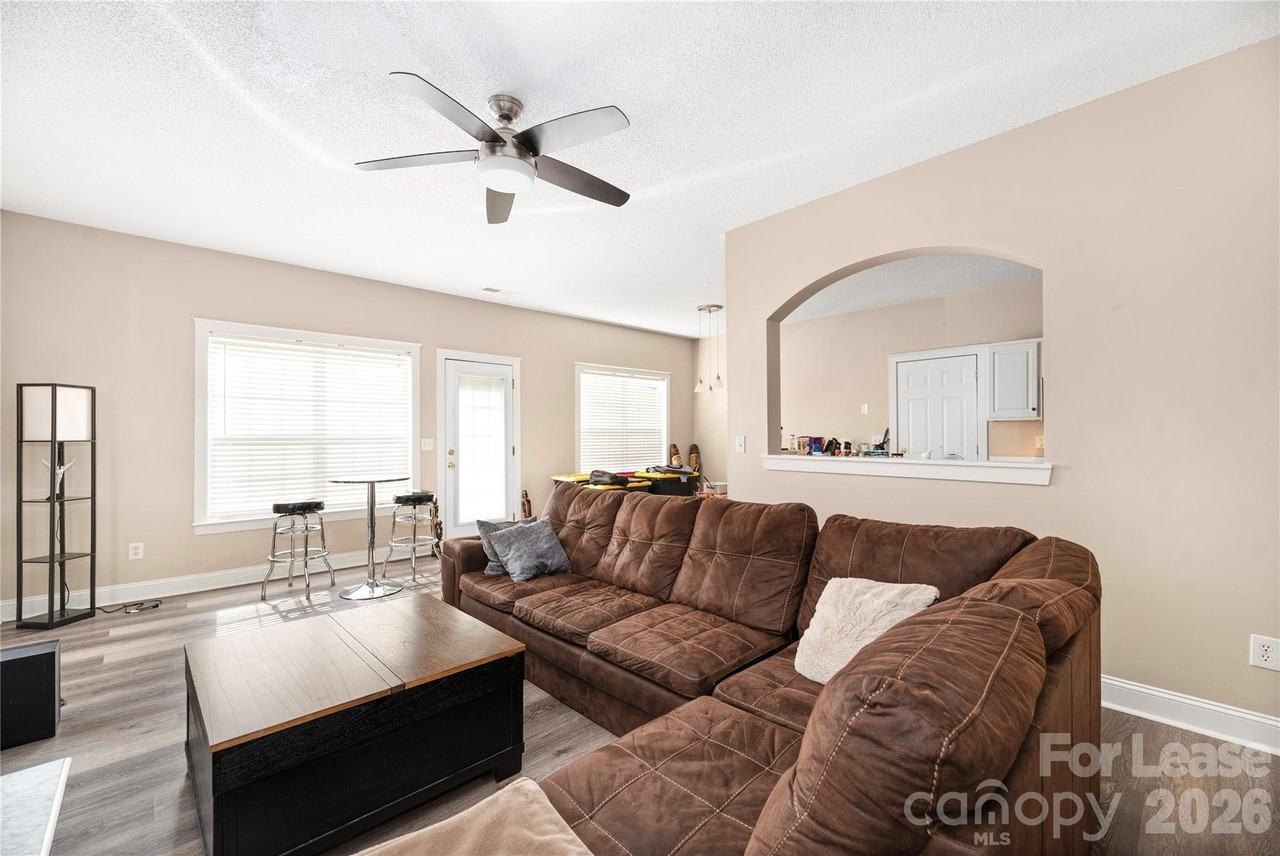 13604 Glenwyck Ln - Photo 4 of 35