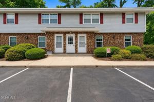 featured image of 25A Pine Ln #6