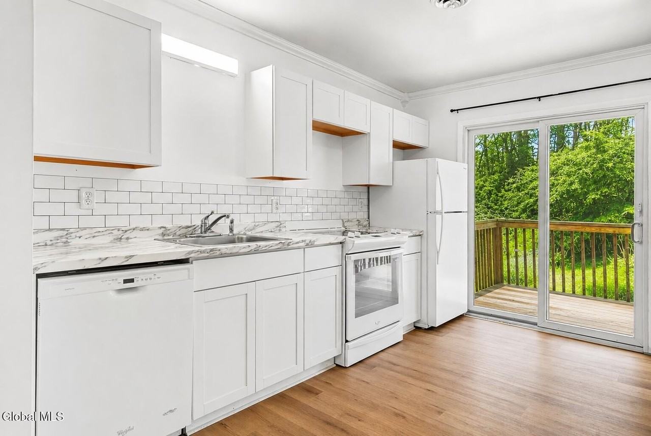 25A Pine Ln #6 - Photo 5 of 16