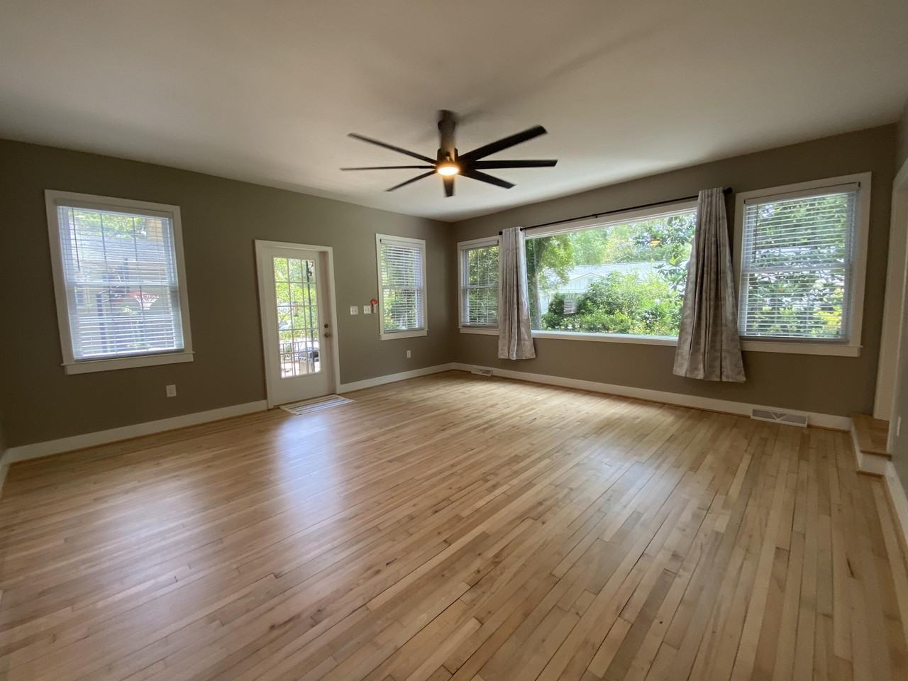 116 W 5th South St #B - Photo 6 of 29