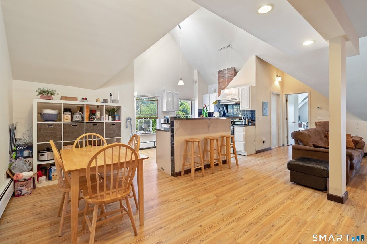 542 George St #A3 - Photo 3 of 22