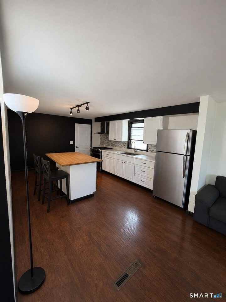 50 Wood St - Photo 3 of 7