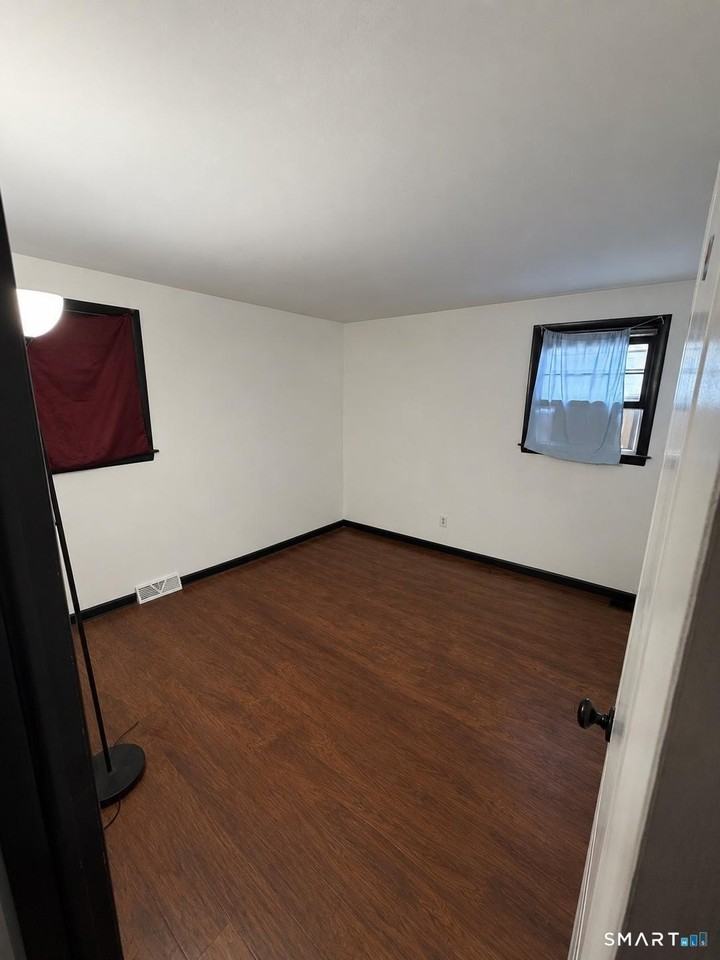 50 Wood St - Photo 6 of 7