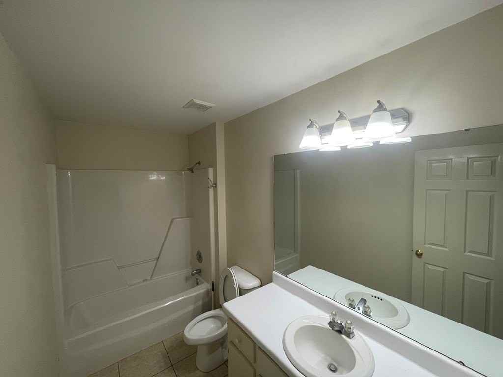 1311 Baywood Rd - Photo 5 of 14