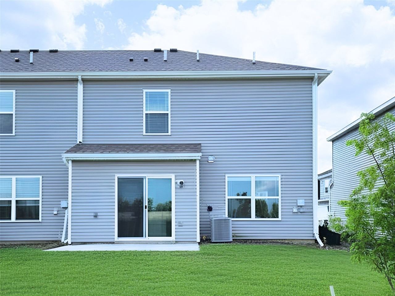 4747 170th Pl - Photo 2 of 6