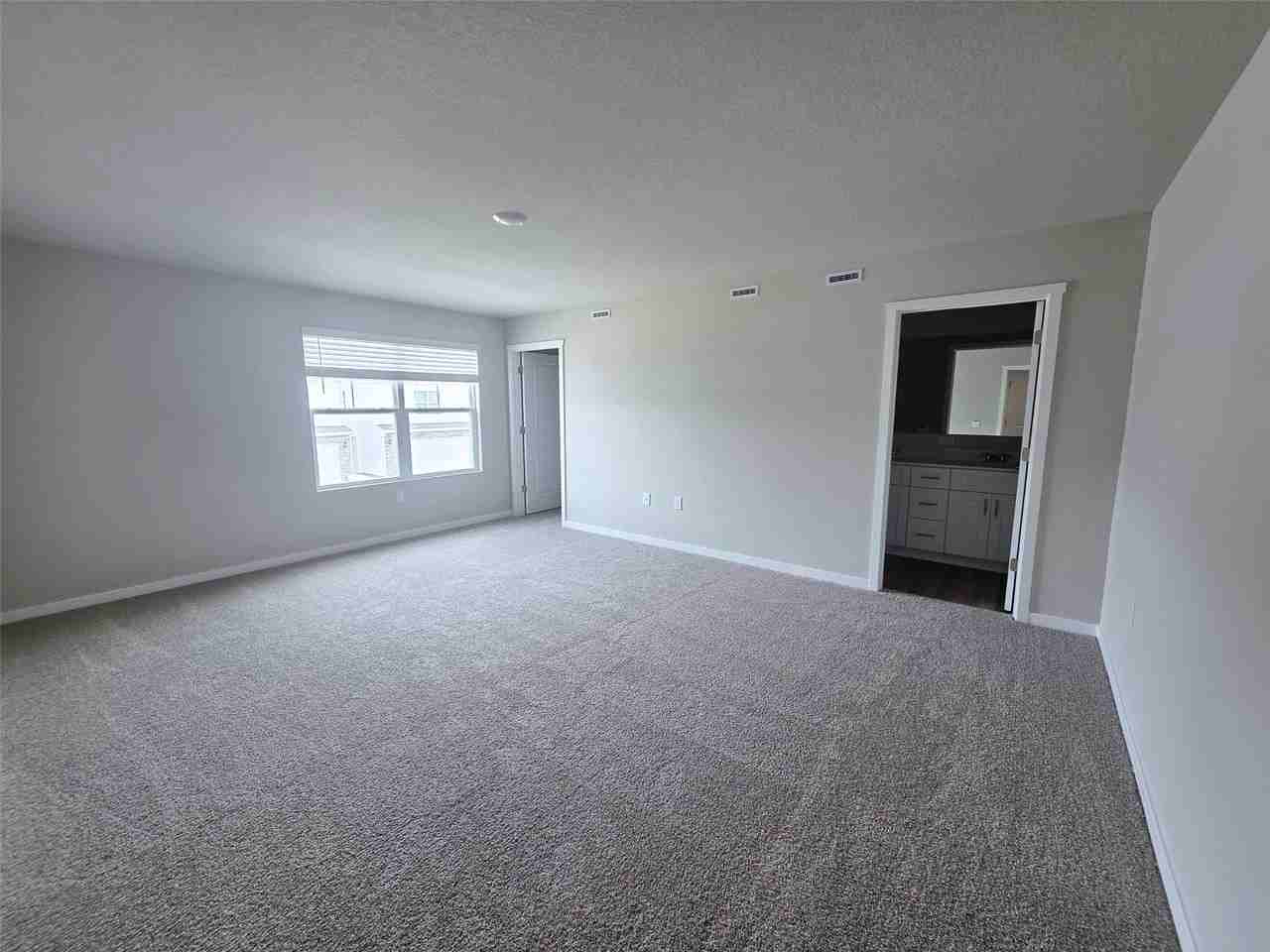 4747 170th Pl - Photo 4 of 6