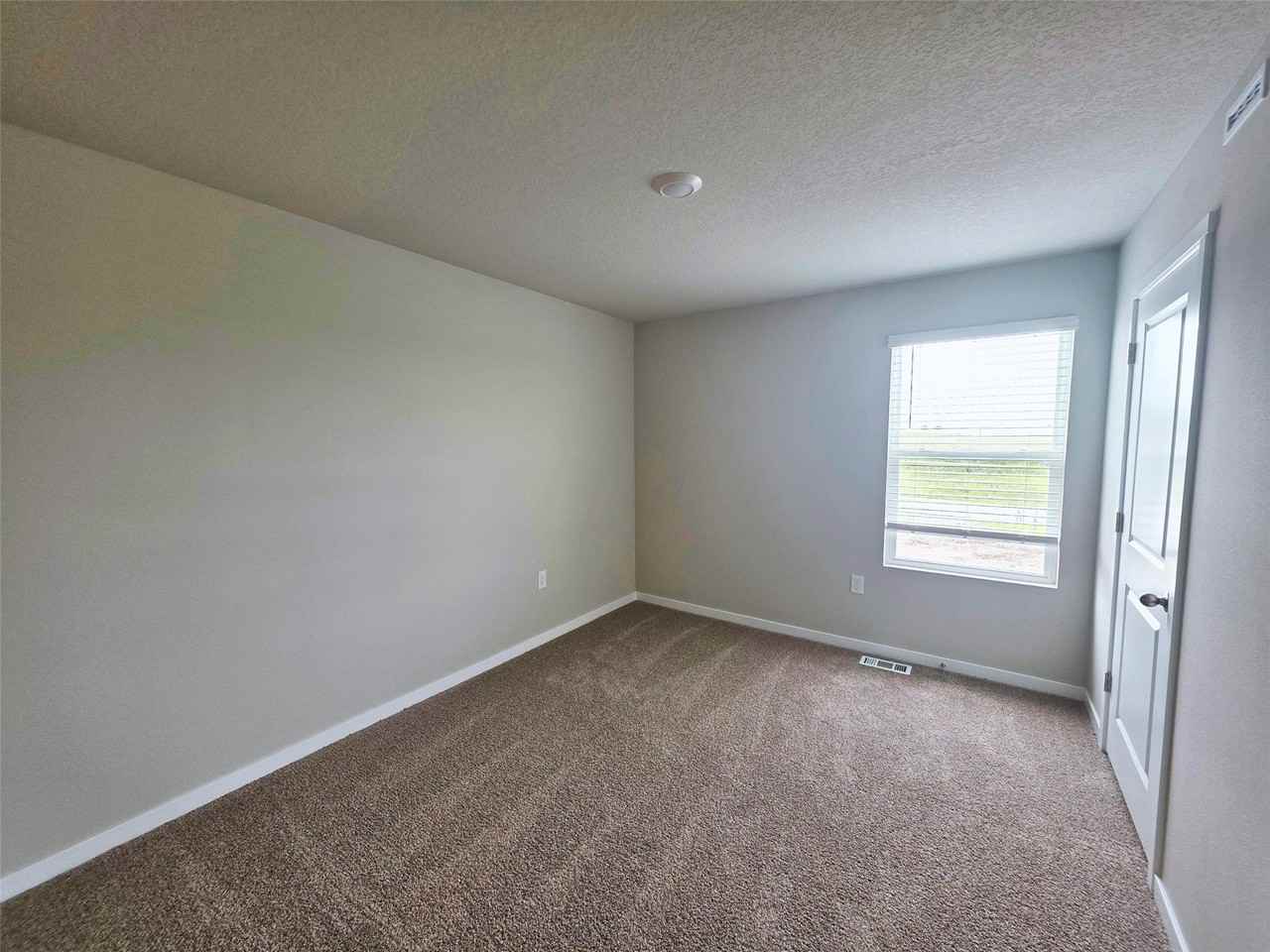 4747 170th Pl - Photo 6 of 6