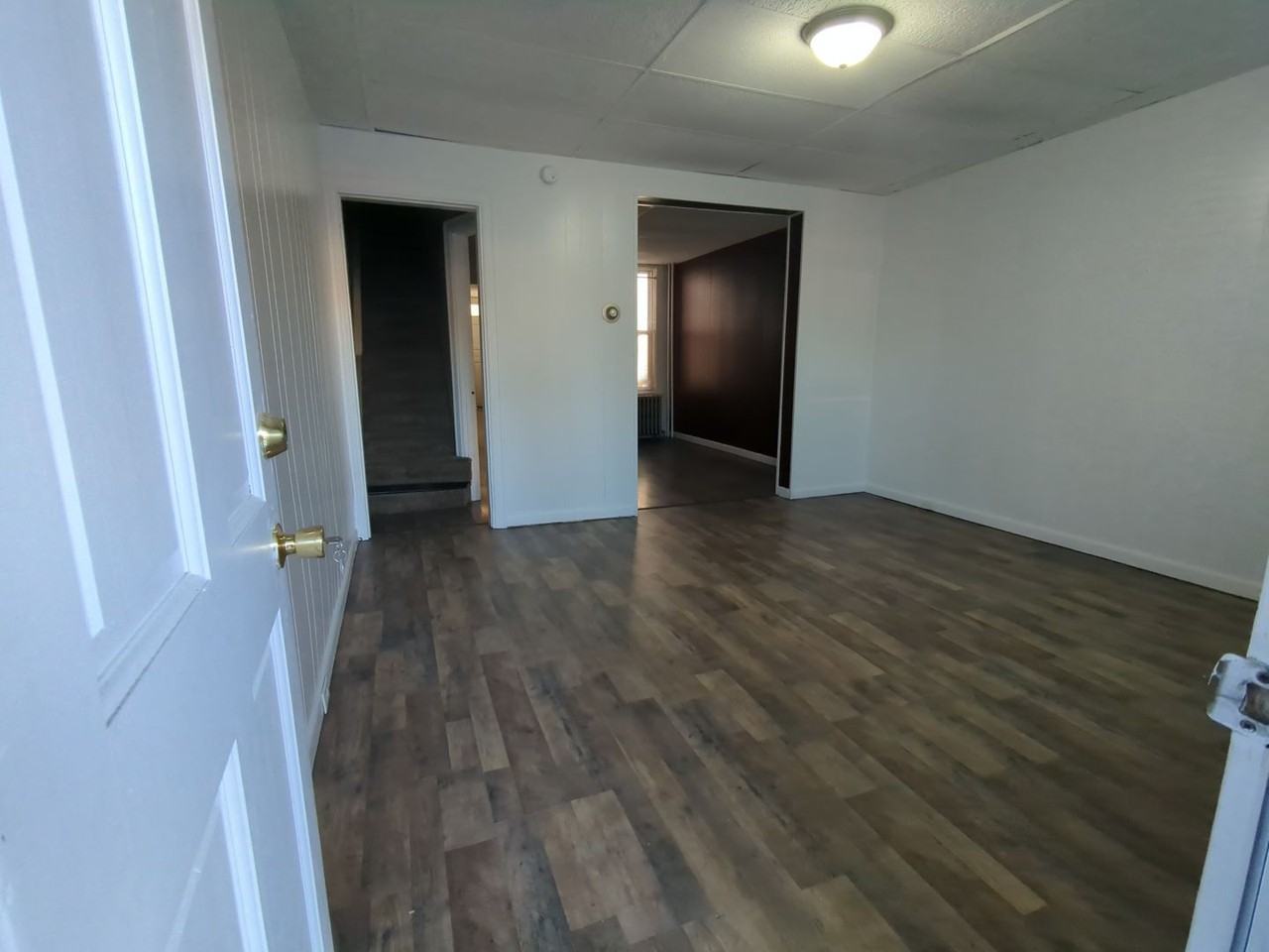 1529 W King St - Photo 2 of 26