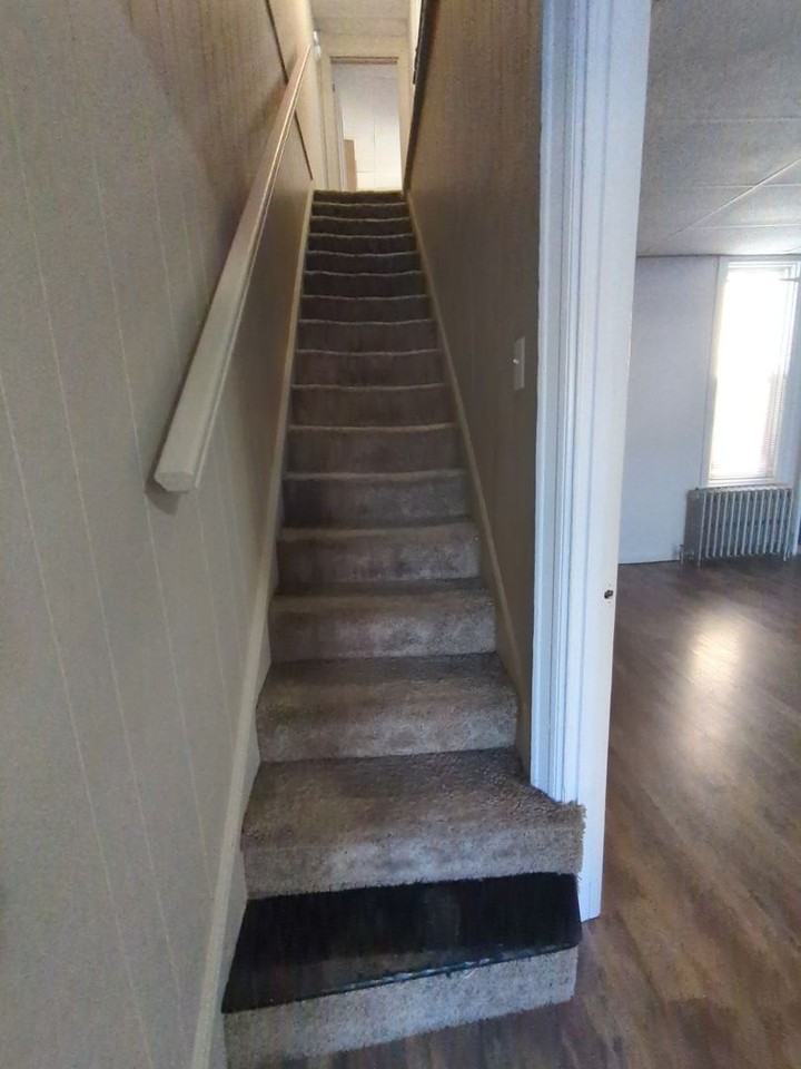 1529 W King St - Photo 6 of 26