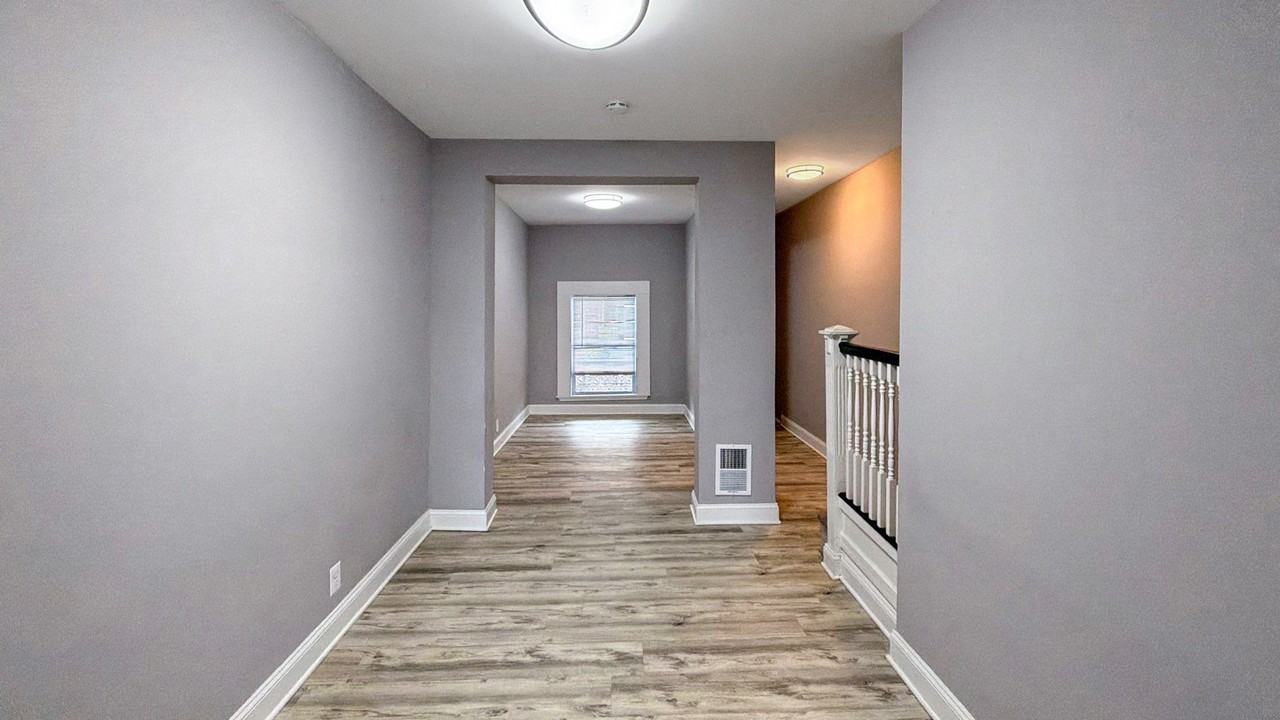 439 N Robinson St #TH - Photo 2 of 16
