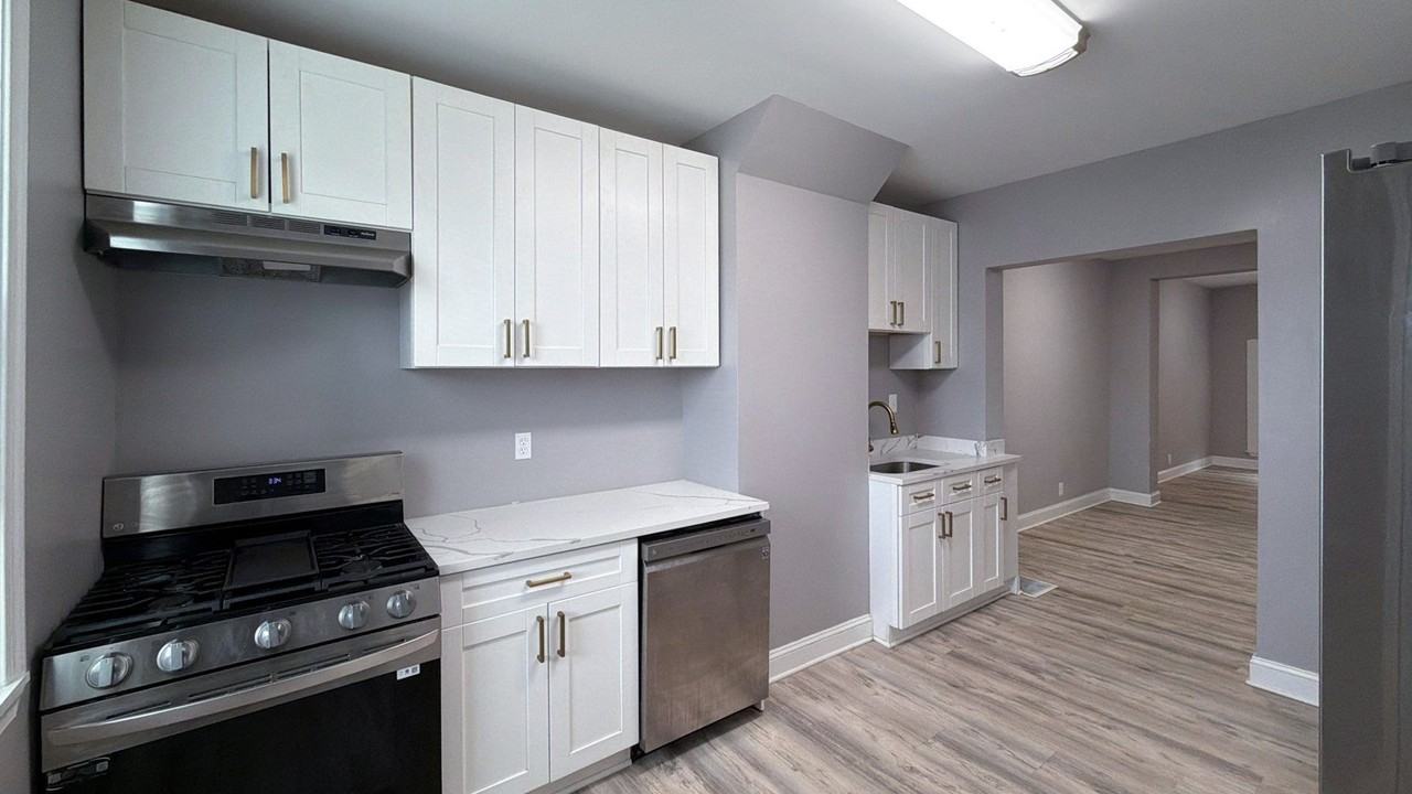 439 N Robinson St #TH - Photo 6 of 16