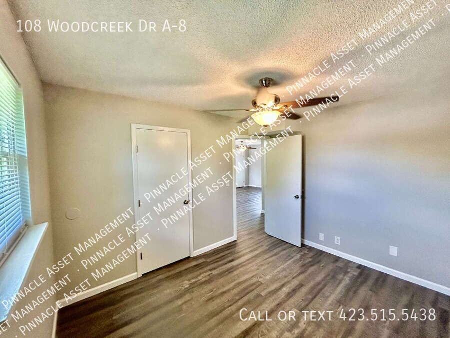 108 Woodcreek Dr - Photo 6 of 38