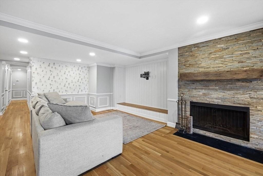 336 Beacon St - Photo 2 of 12