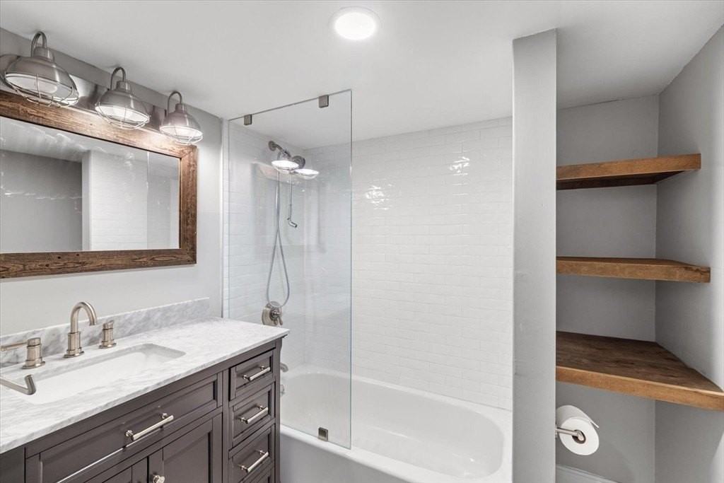 336 Beacon St - Photo 6 of 12