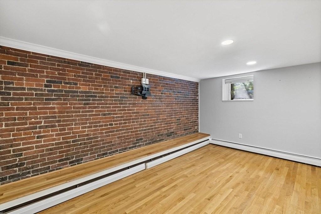 336 Beacon St - Photo 7 of 12