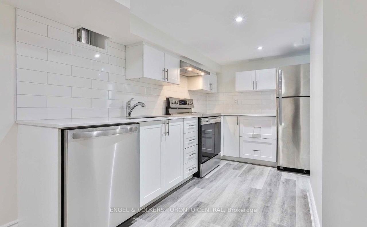 51B Fernwood Park Ave - Photo 6 of 20