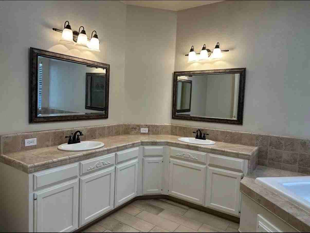 361 W Chennault Ave - Photo 7 of 15