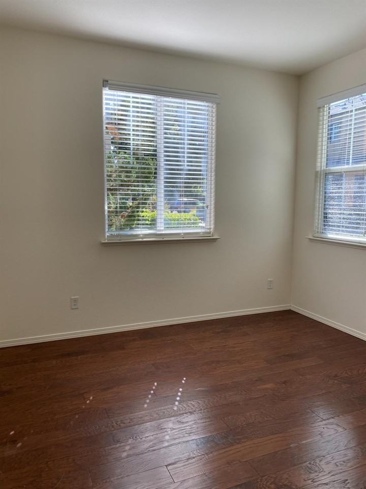 3984 Trenton Ave - Photo 6 of 14