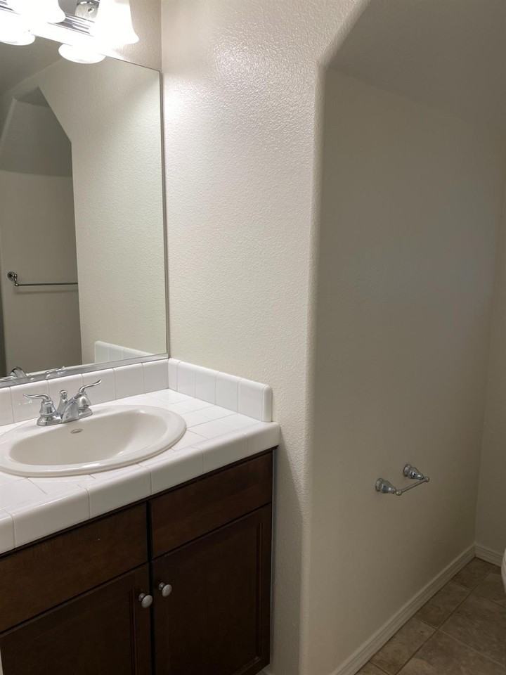 3984 Trenton Ave - Photo 7 of 14