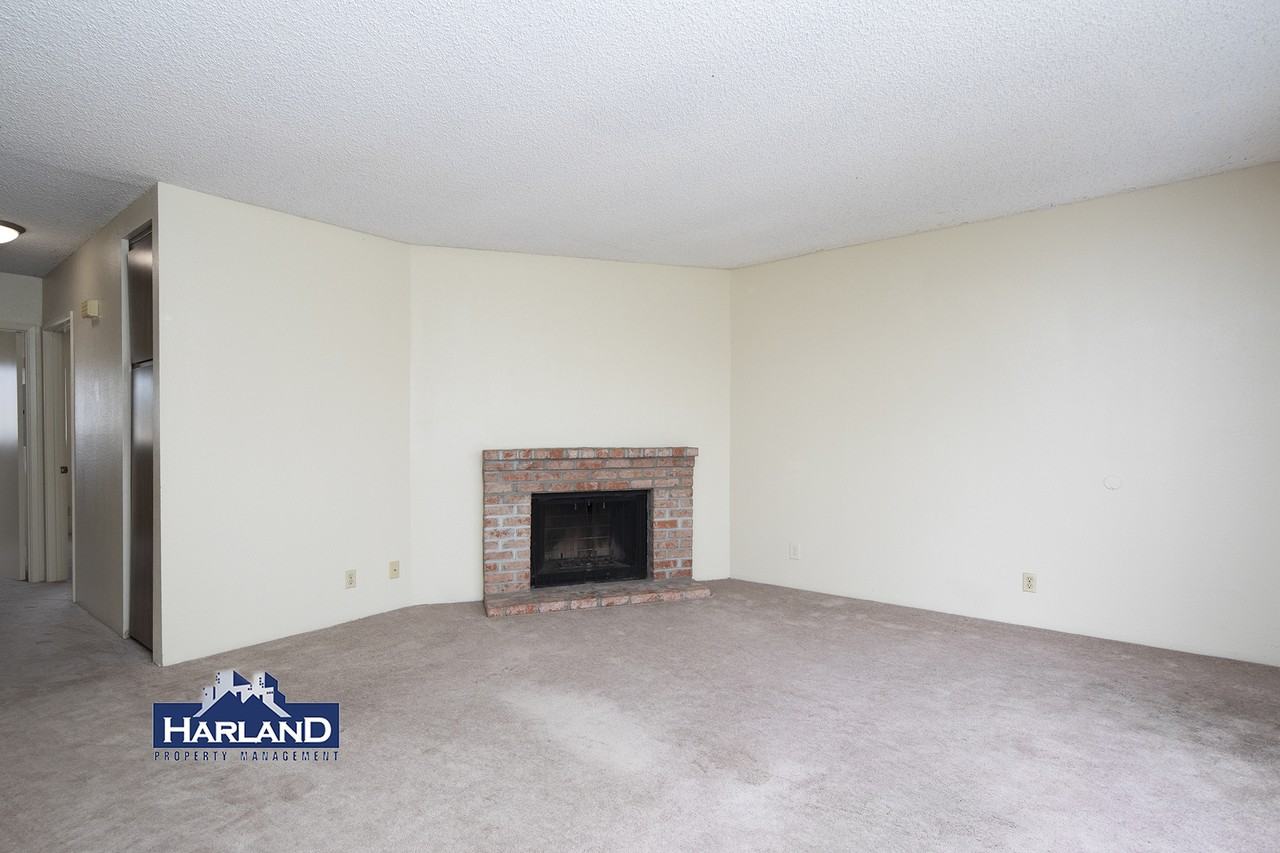 2112-2114 Thomas Ave Unit 3 - Photo 2 of 15