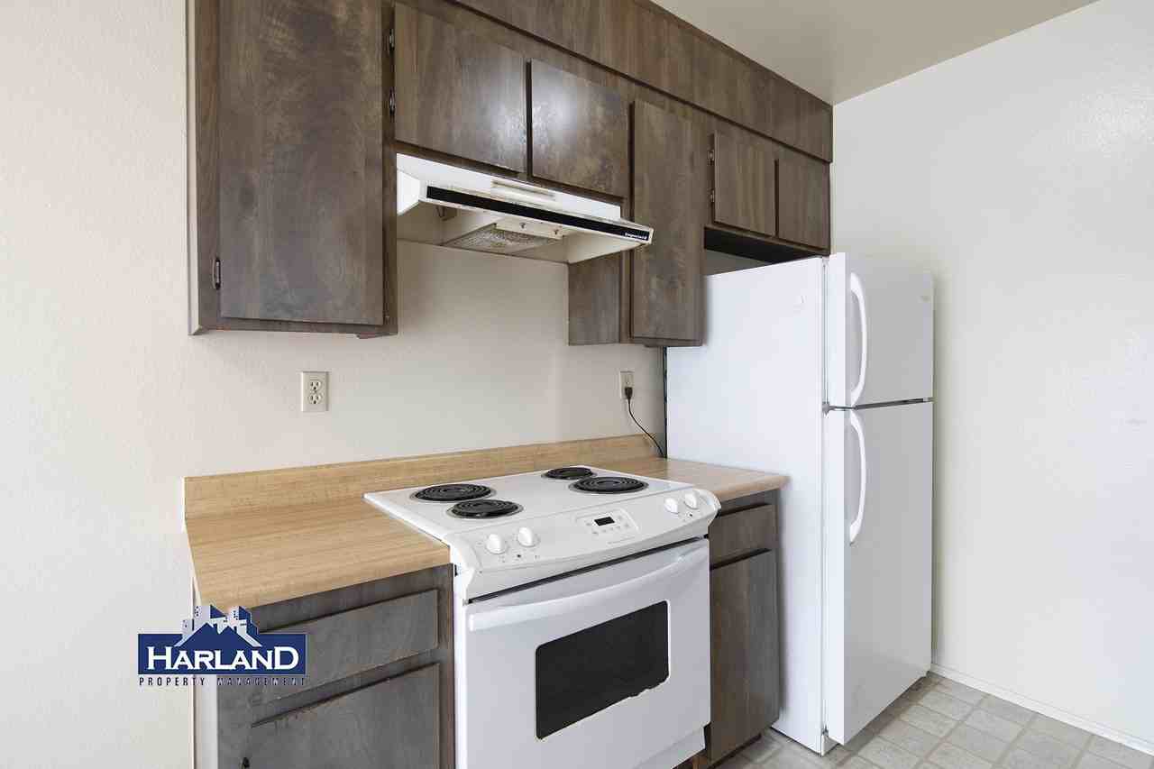 2112-2114 Thomas Ave Unit 3 - Photo 5 of 15