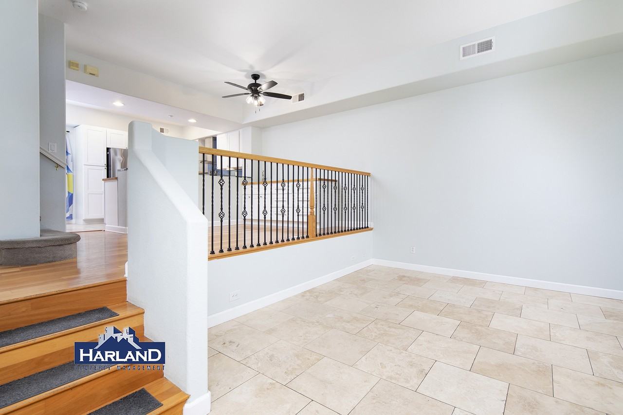 4362 30th St - Photo 3 of 19