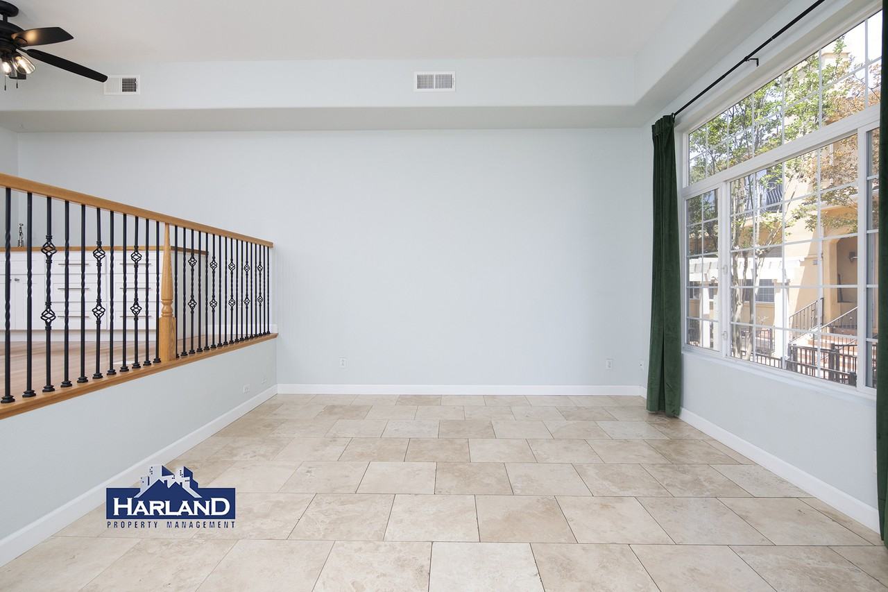 4362 30th St - Photo 5 of 19