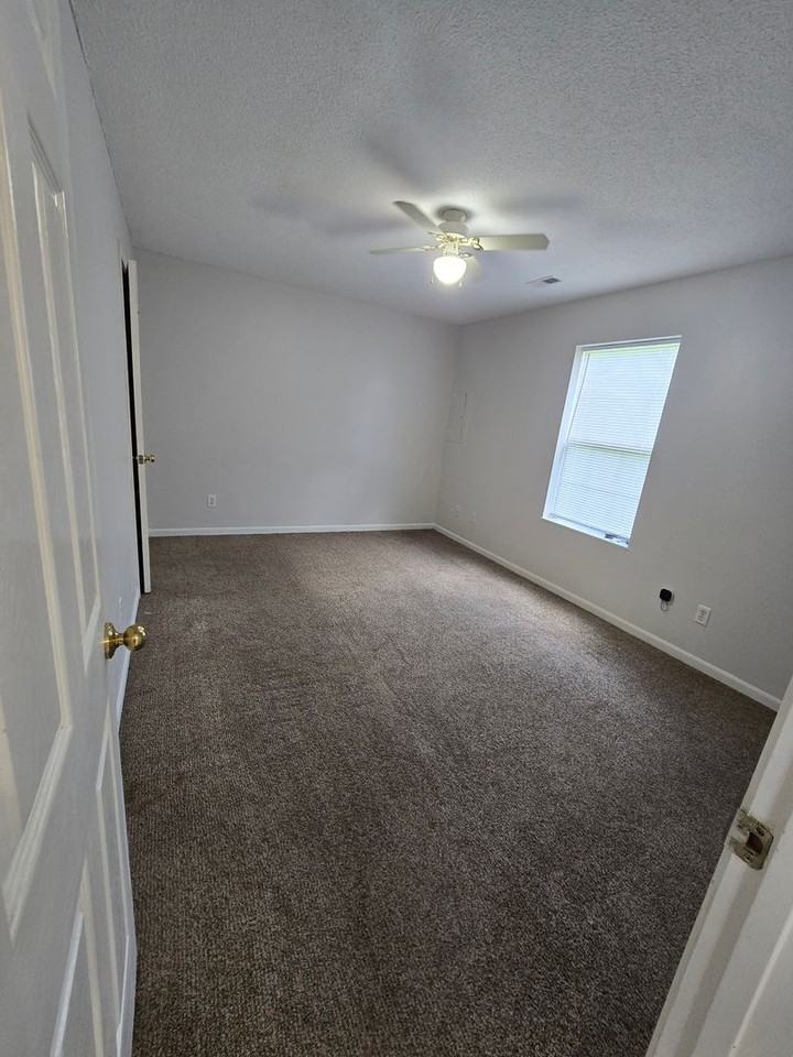 21162118 Arlene Dr - Photo 4 of 8
