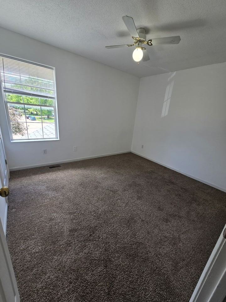 21162118 Arlene Dr - Photo 7 of 8