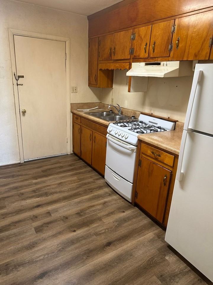 5719 Cherry St - Photo 2 of 6