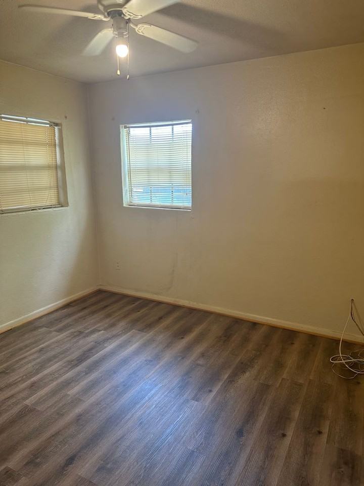 5719 Cherry St - Photo 5 of 6