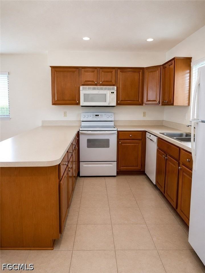 1623 Sw Santa Barbara Pl - Photo 4 of 16