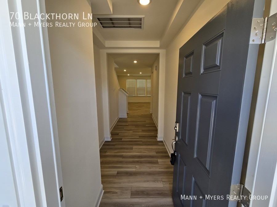 70 Blackthorn Ln - Photo 3 of 50