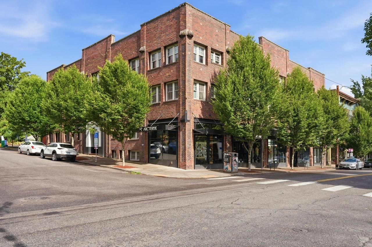 Savoy Apartments - Photo 3 of 5