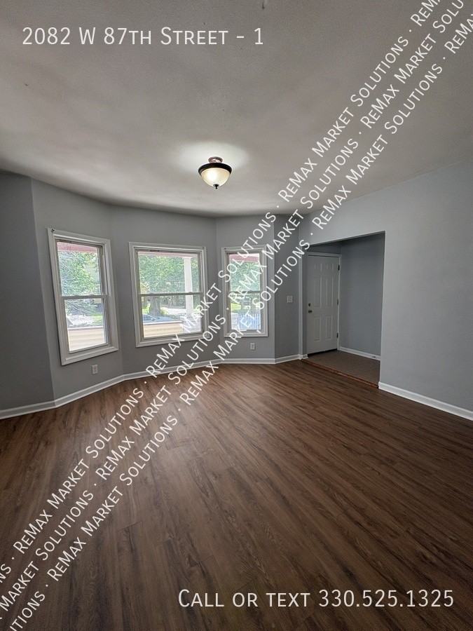 2082 W 87th St #1 - Photo 3 of 12