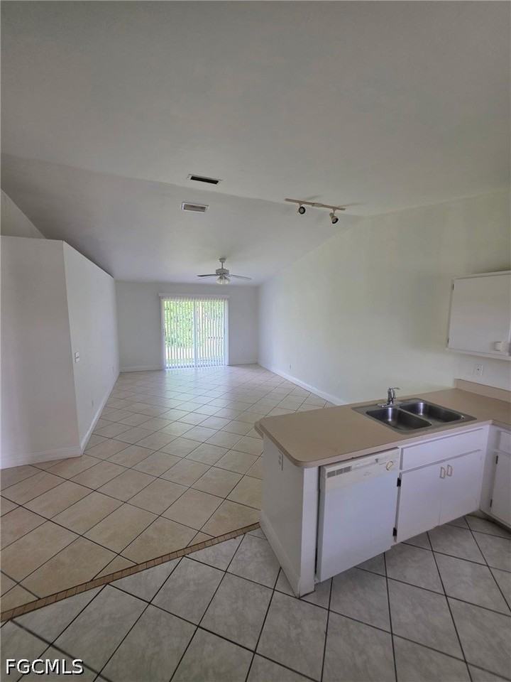 18569 Bartow Blvd - Photo 3 of 9