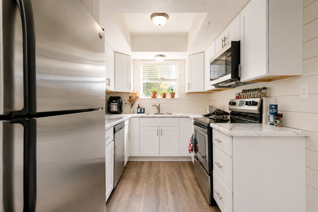613 613 North 1100 West Street - Photo 5 of 10